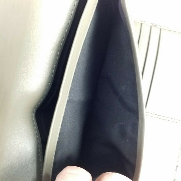 Coach SoHo Continental Exotic Black Embossed Python Print Leather Trifold Wallet - Picture 8 of 15